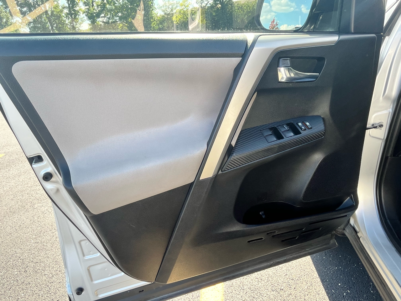 Toyota RAV4 XLE AWD 2015 Toyota RAV4 XLE AWD 2015