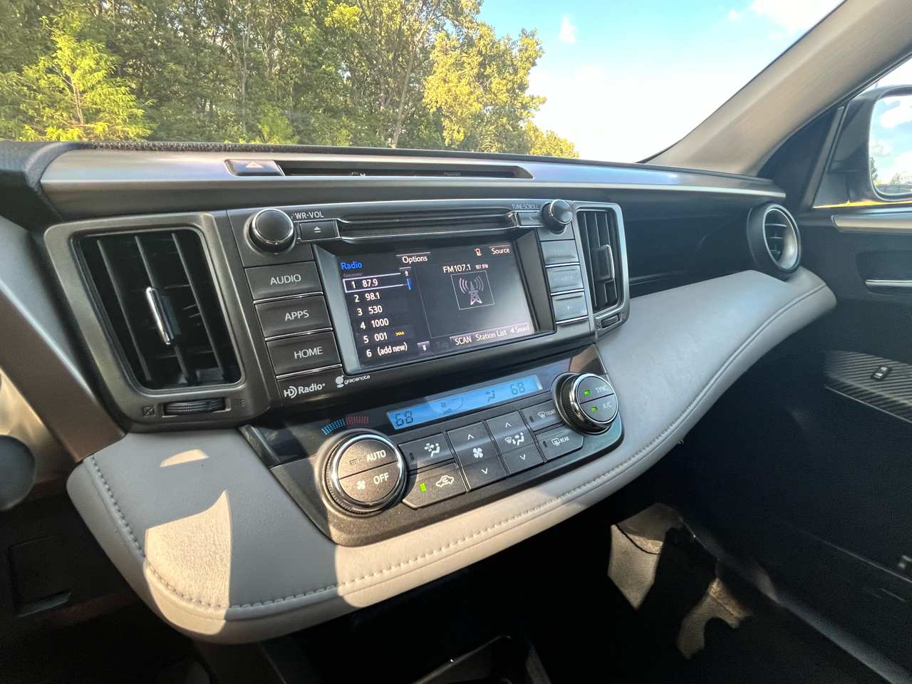 Toyota RAV4 XLE AWD 2015 Toyota RAV4 XLE AWD 2015