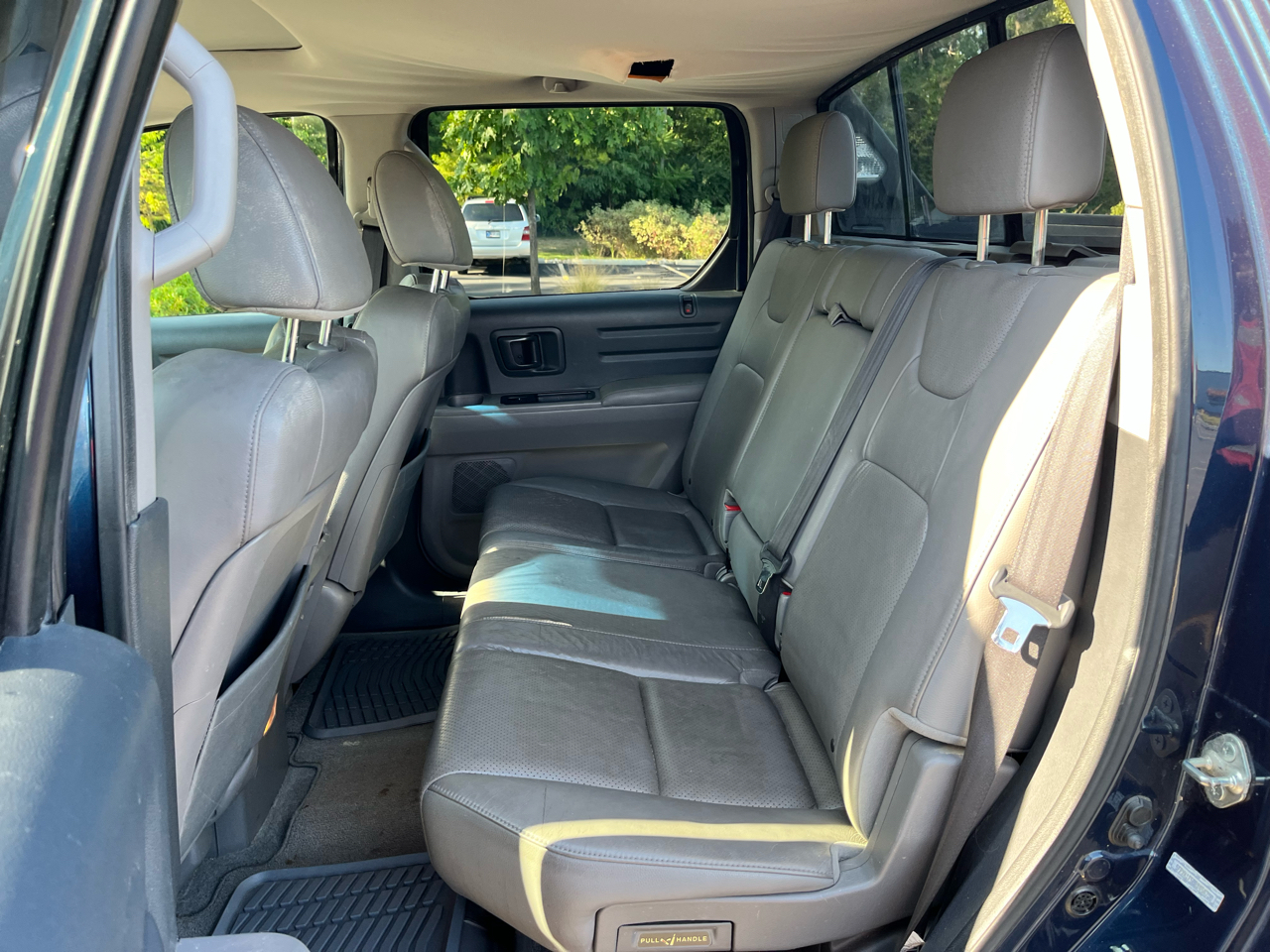 Honda Ridgeline RTL w/ Navigation 2011 Honda Ridgeline RTL w/ Navigation 2011