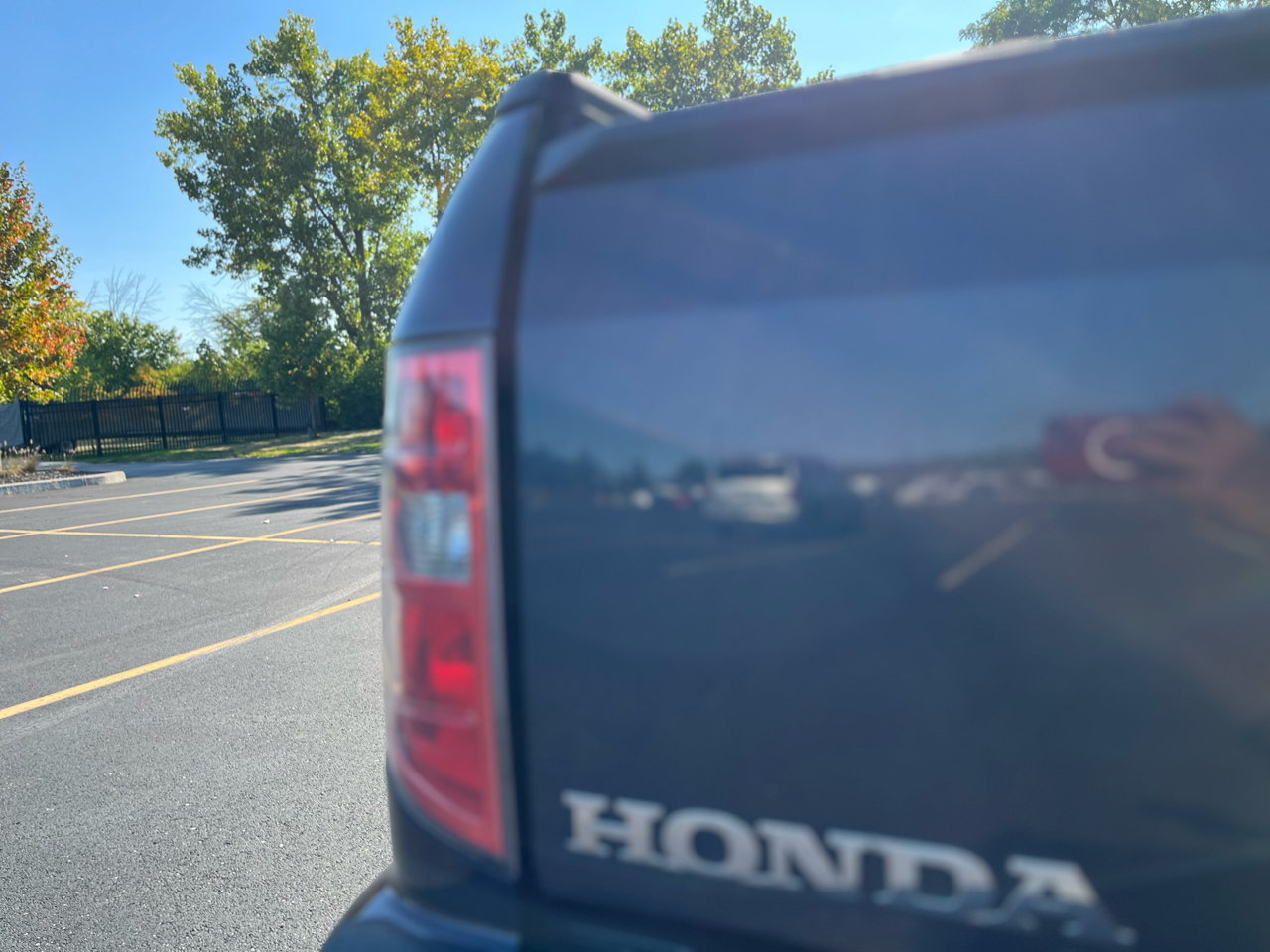 Honda Ridgeline RTL w/ Navigation 2011 Honda Ridgeline RTL w/ Navigation 2011