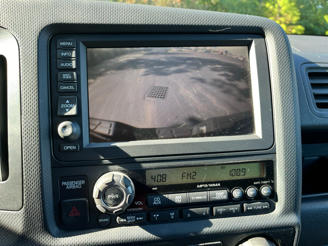 Honda Ridgeline RTL w/ Navigation 2011 Honda Ridgeline RTL w/ Navigation 2011