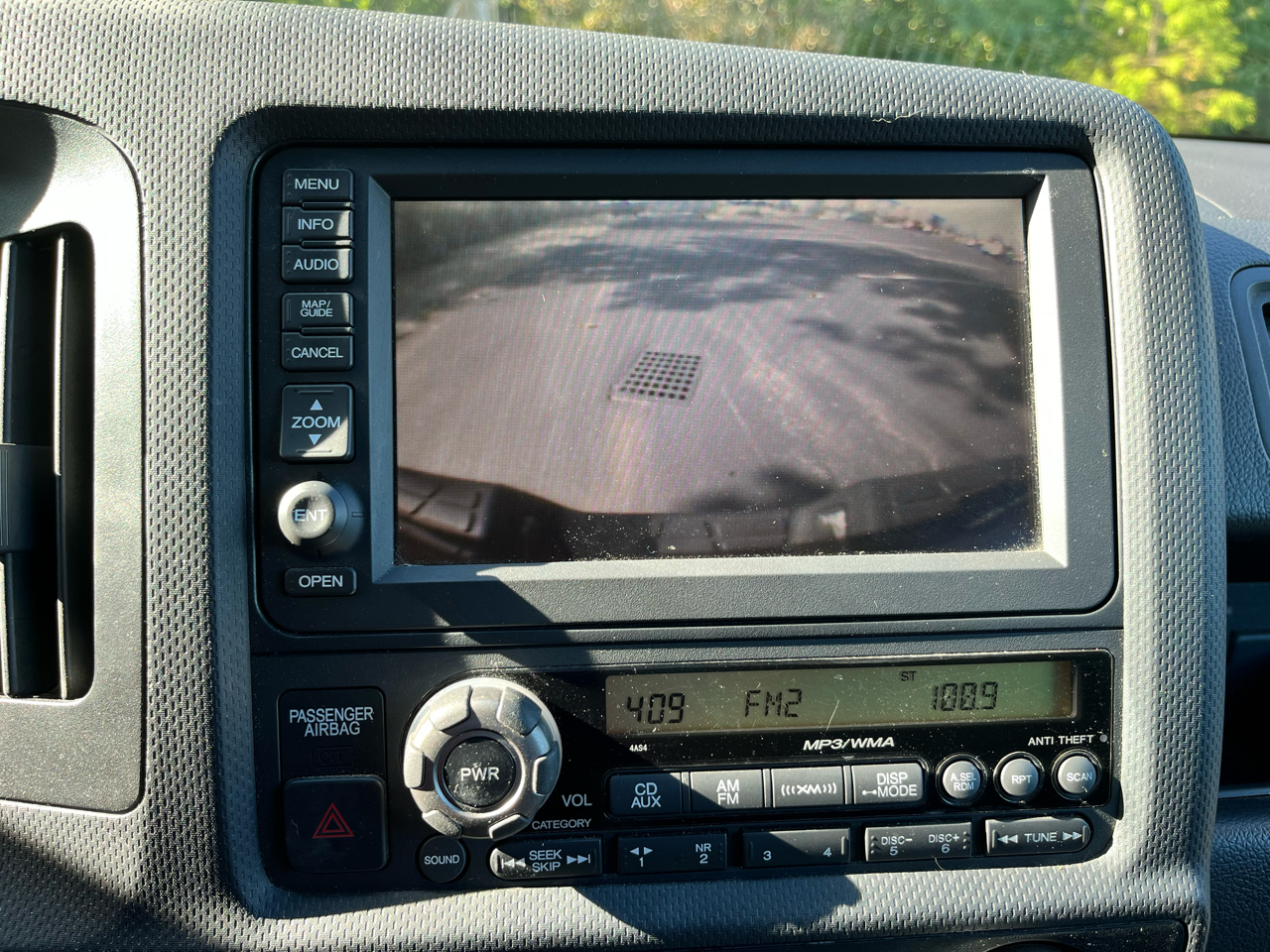Honda Ridgeline RTL w/ Navigation 2011 Honda Ridgeline RTL w/ Navigation 2011