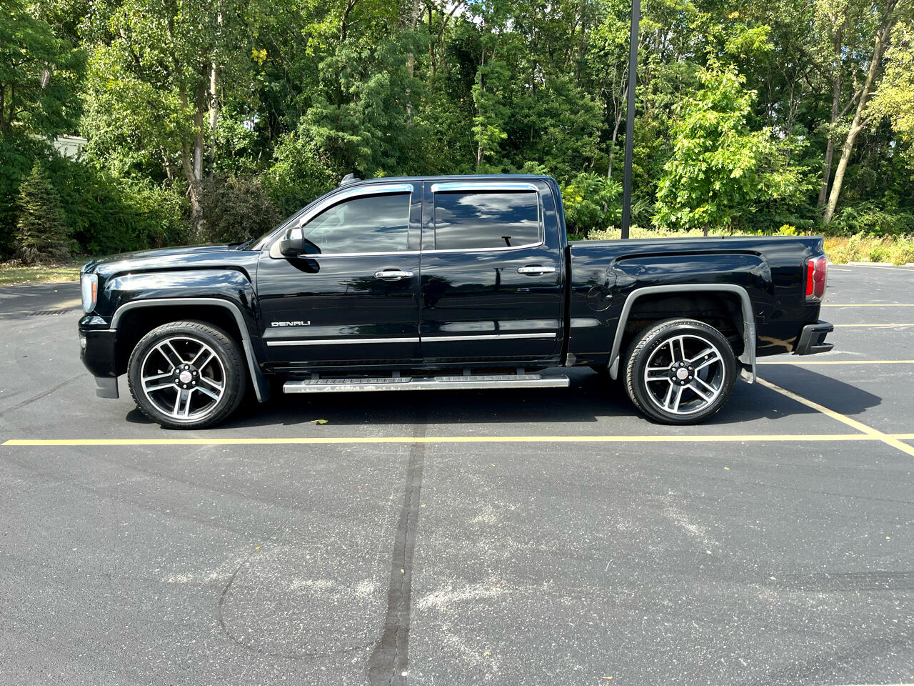 GMC Sierra 1500 Denali Crew Cab Long Box 4WD 2016 GMC Sierra 1500 Denali Crew Cab Long Box 4WD 2016