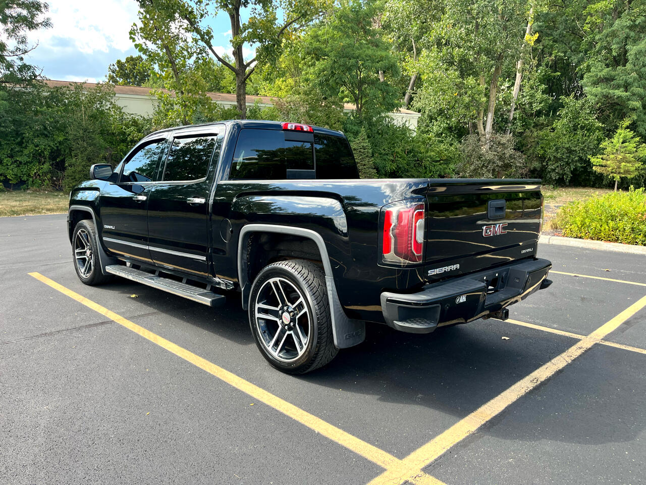 GMC Sierra 1500 Denali Crew Cab Long Box 4WD 2016 GMC Sierra 1500 Denali Crew Cab Long Box 4WD 2016