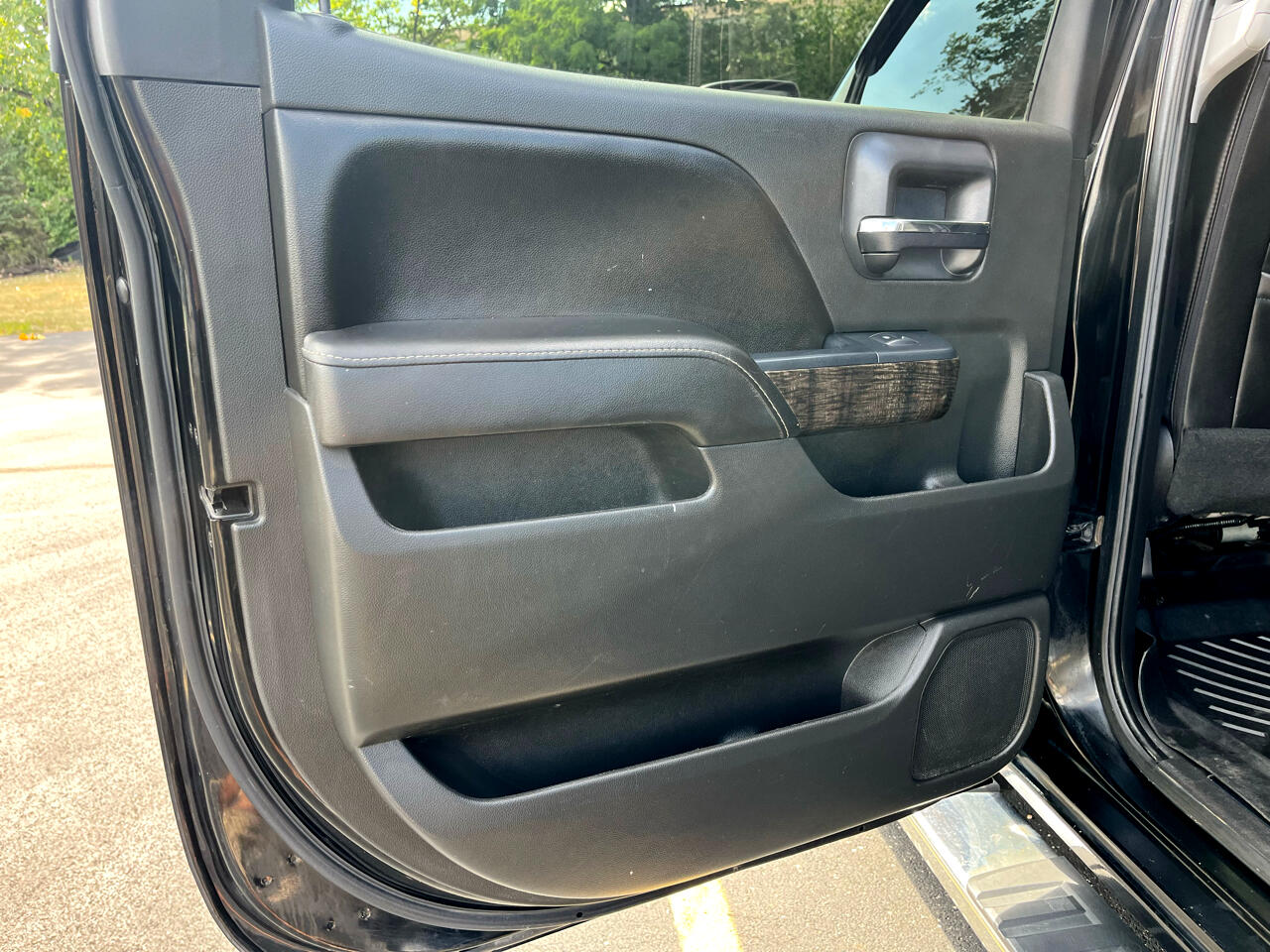 GMC Sierra 1500 Denali Crew Cab Long Box 4WD 2016 GMC Sierra 1500 Denali Crew Cab Long Box 4WD 2016