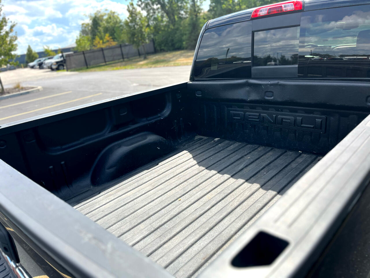 GMC Sierra 1500 Denali Crew Cab Long Box 4WD 2016 GMC Sierra 1500 Denali Crew Cab Long Box 4WD 2016