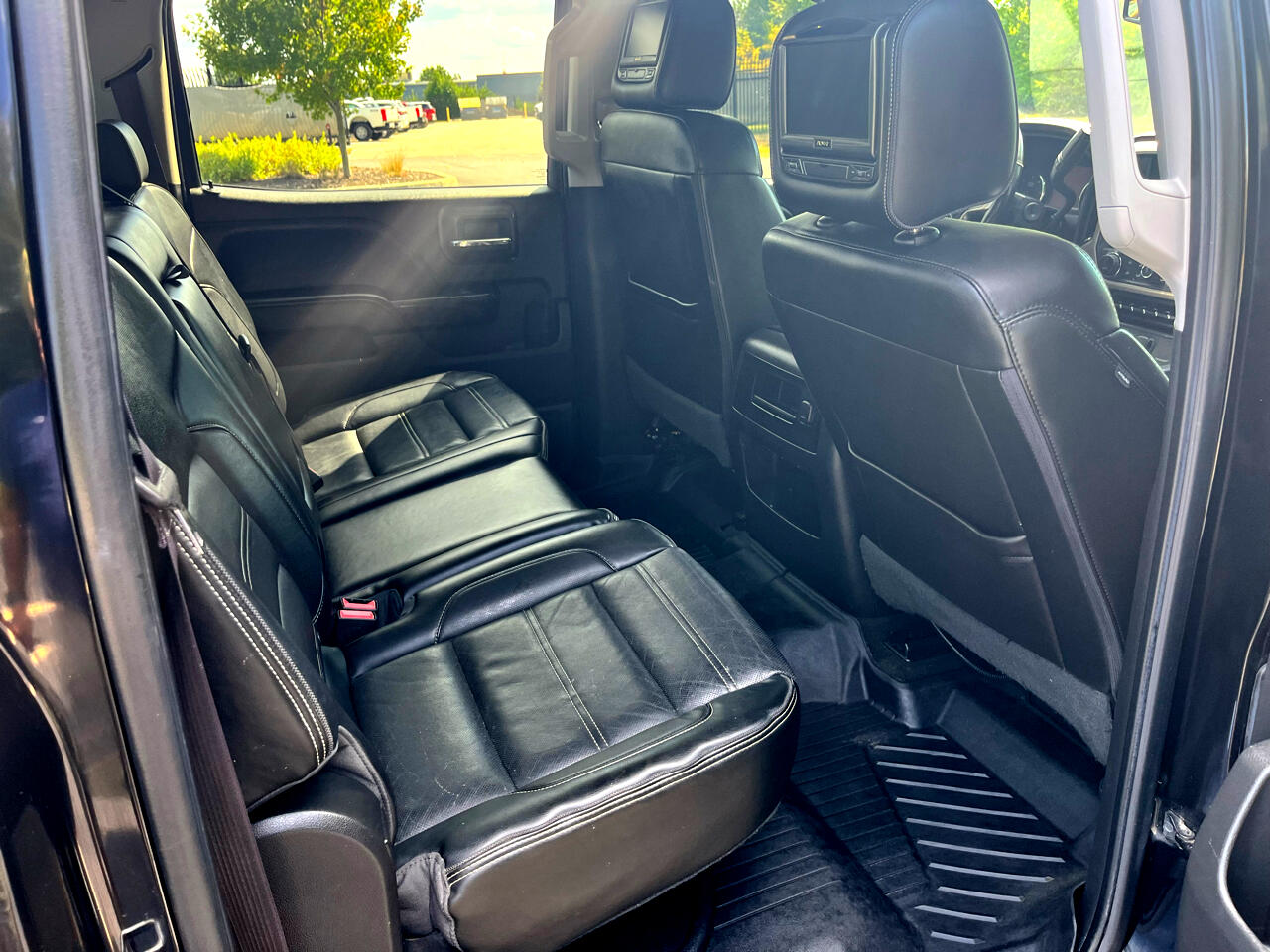 GMC Sierra 1500 Denali Crew Cab Long Box 4WD 2016 GMC Sierra 1500 Denali Crew Cab Long Box 4WD 2016