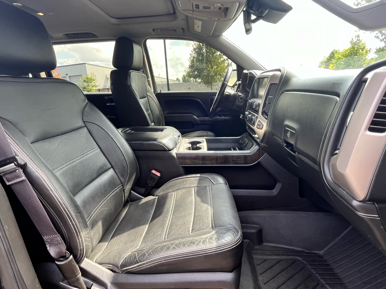GMC Sierra 1500 Denali Crew Cab Long Box 4WD 2016 GMC Sierra 1500 Denali Crew Cab Long Box 4WD 2016