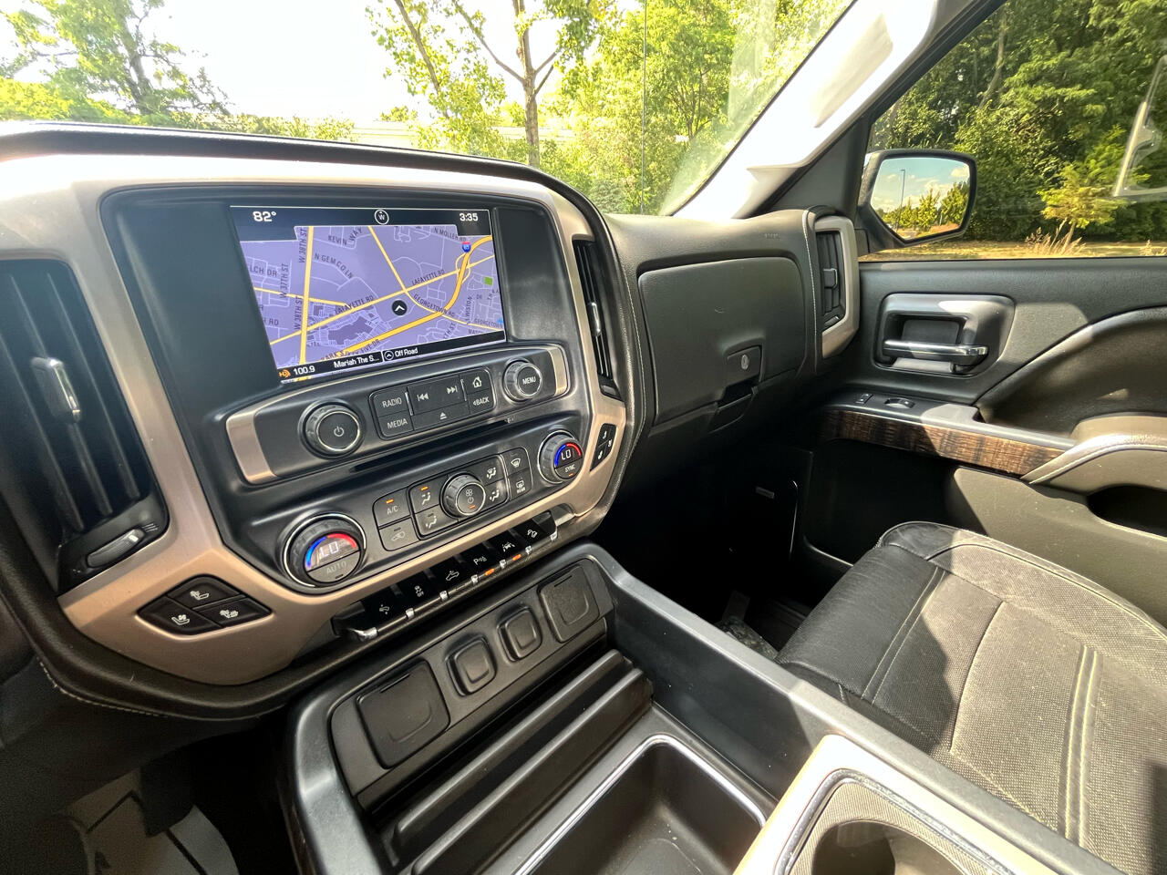 GMC Sierra 1500 Denali Crew Cab Long Box 4WD 2016 GMC Sierra 1500 Denali Crew Cab Long Box 4WD 2016