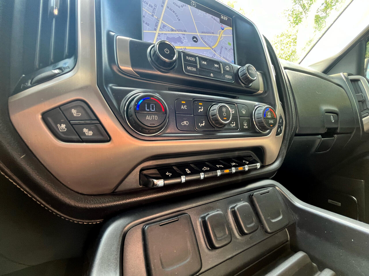 GMC Sierra 1500 Denali Crew Cab Long Box 4WD 2016 GMC Sierra 1500 Denali Crew Cab Long Box 4WD 2016
