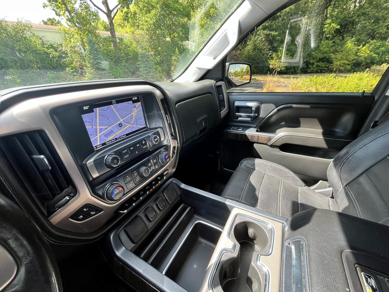 GMC Sierra 1500 Denali Crew Cab Long Box 4WD 2016 GMC Sierra 1500 Denali Crew Cab Long Box 4WD 2016