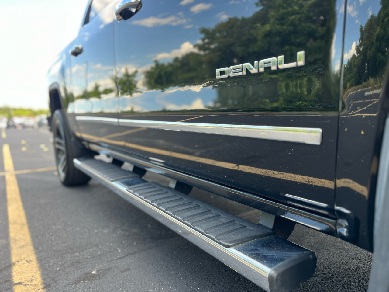 GMC Sierra 1500 Denali Crew Cab Long Box 4WD 2016 GMC Sierra 1500 Denali Crew Cab Long Box 4WD 2016