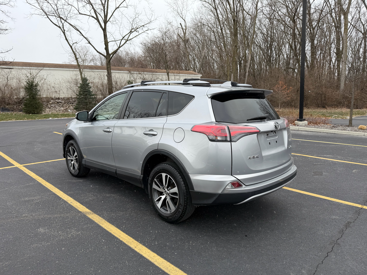 Toyota RAV4 XLE FWD 2018