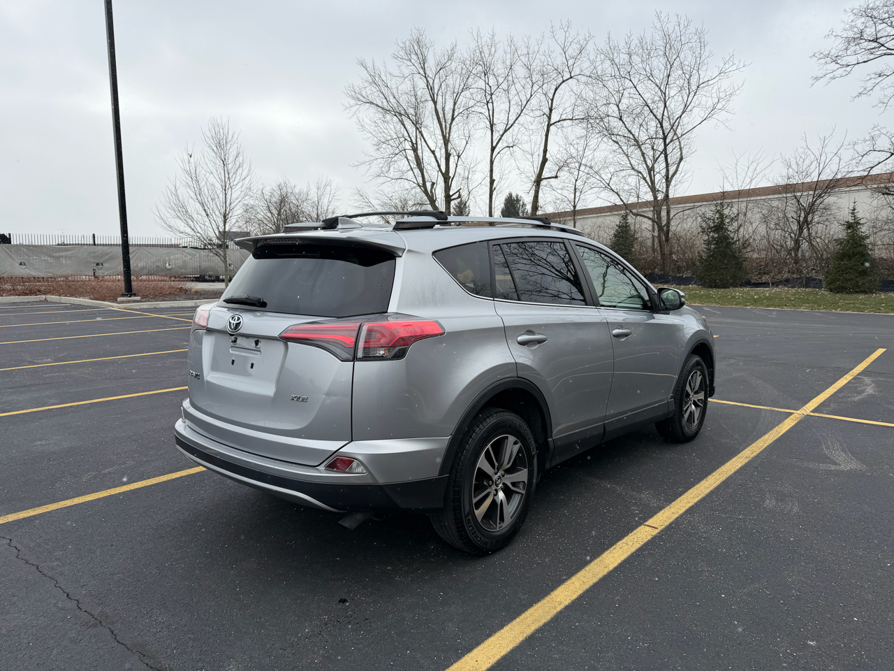 Toyota RAV4 XLE FWD 2018