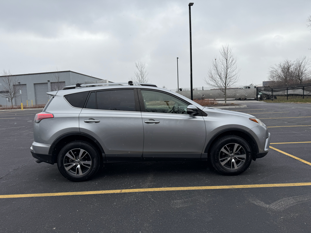 Toyota RAV4 XLE FWD 2018