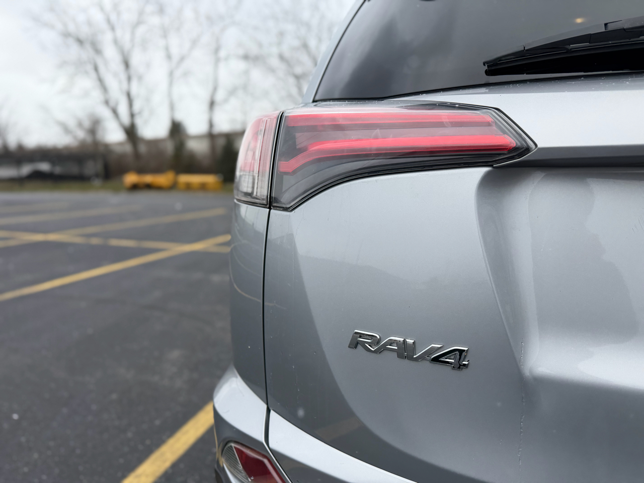 Toyota RAV4 XLE FWD 2018