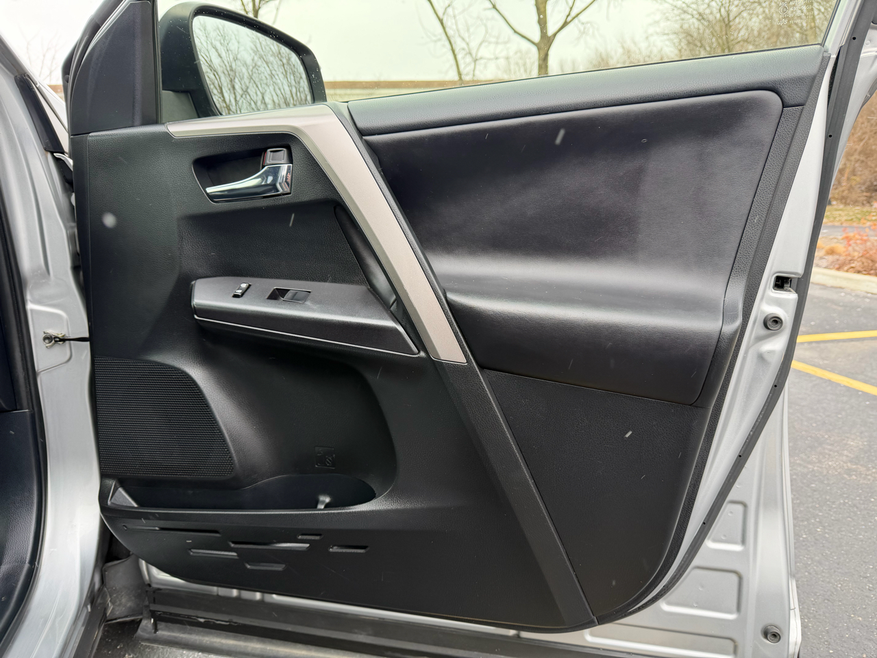 Toyota RAV4 XLE FWD 2018