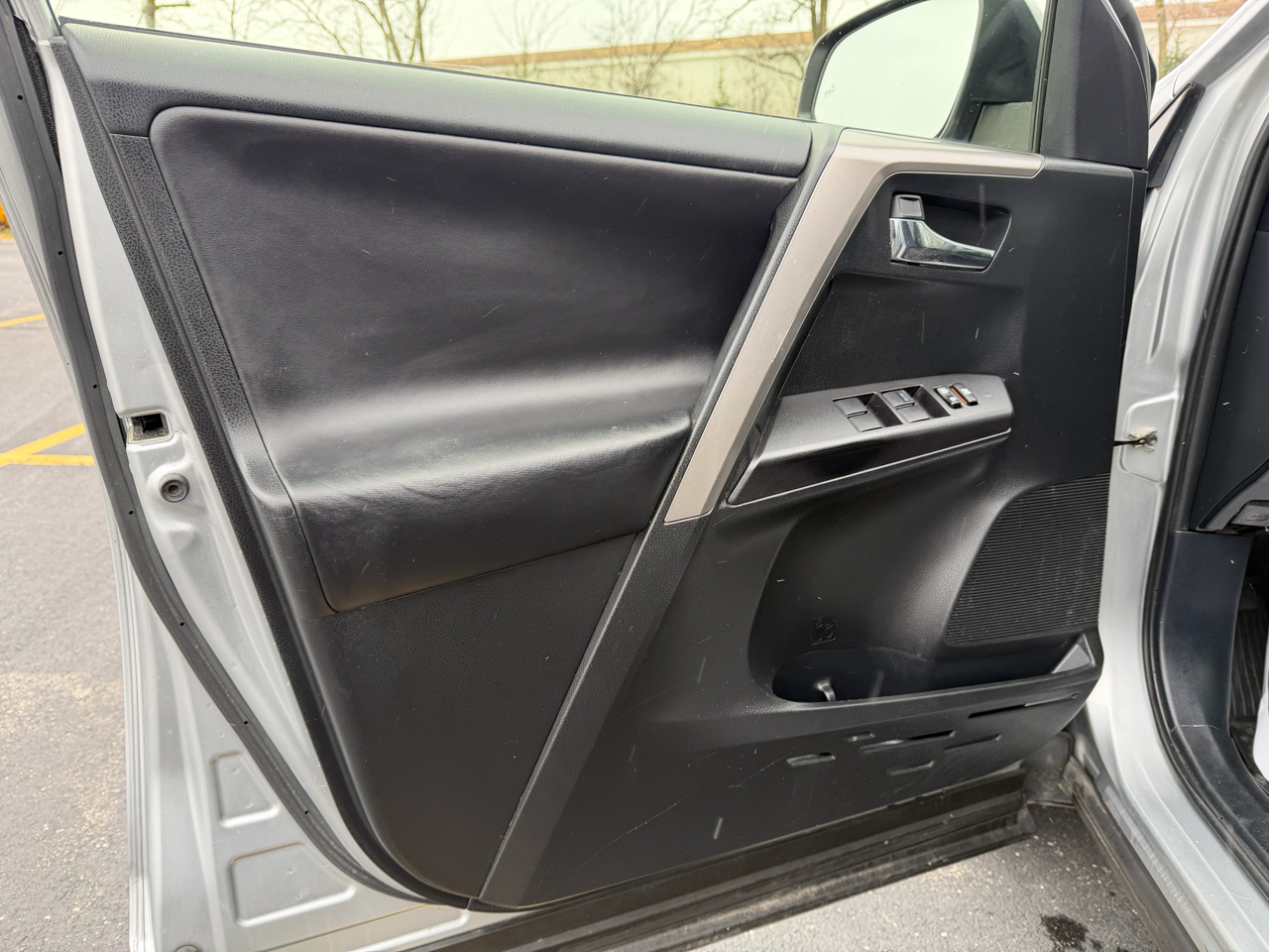 Toyota RAV4 XLE FWD 2018