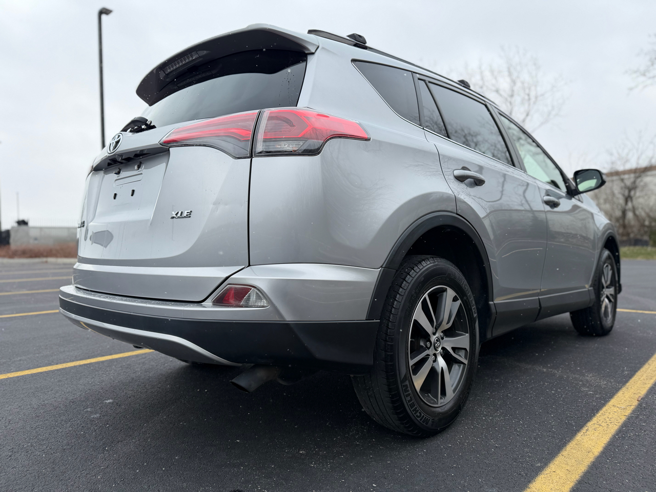 Toyota RAV4 XLE FWD 2018