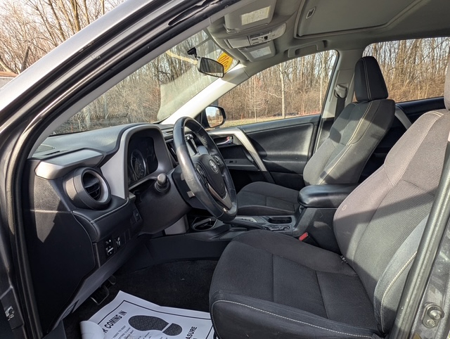 Toyota RAV4 XLE FWD 2016