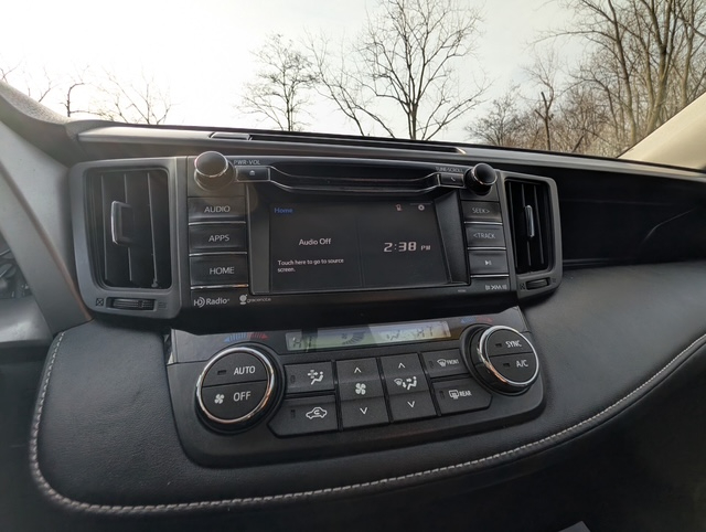 Toyota RAV4 XLE FWD 2016