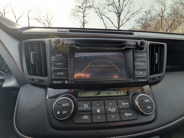 Toyota RAV4 XLE FWD 2016