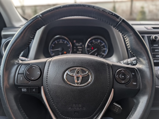 Toyota RAV4 XLE FWD 2016