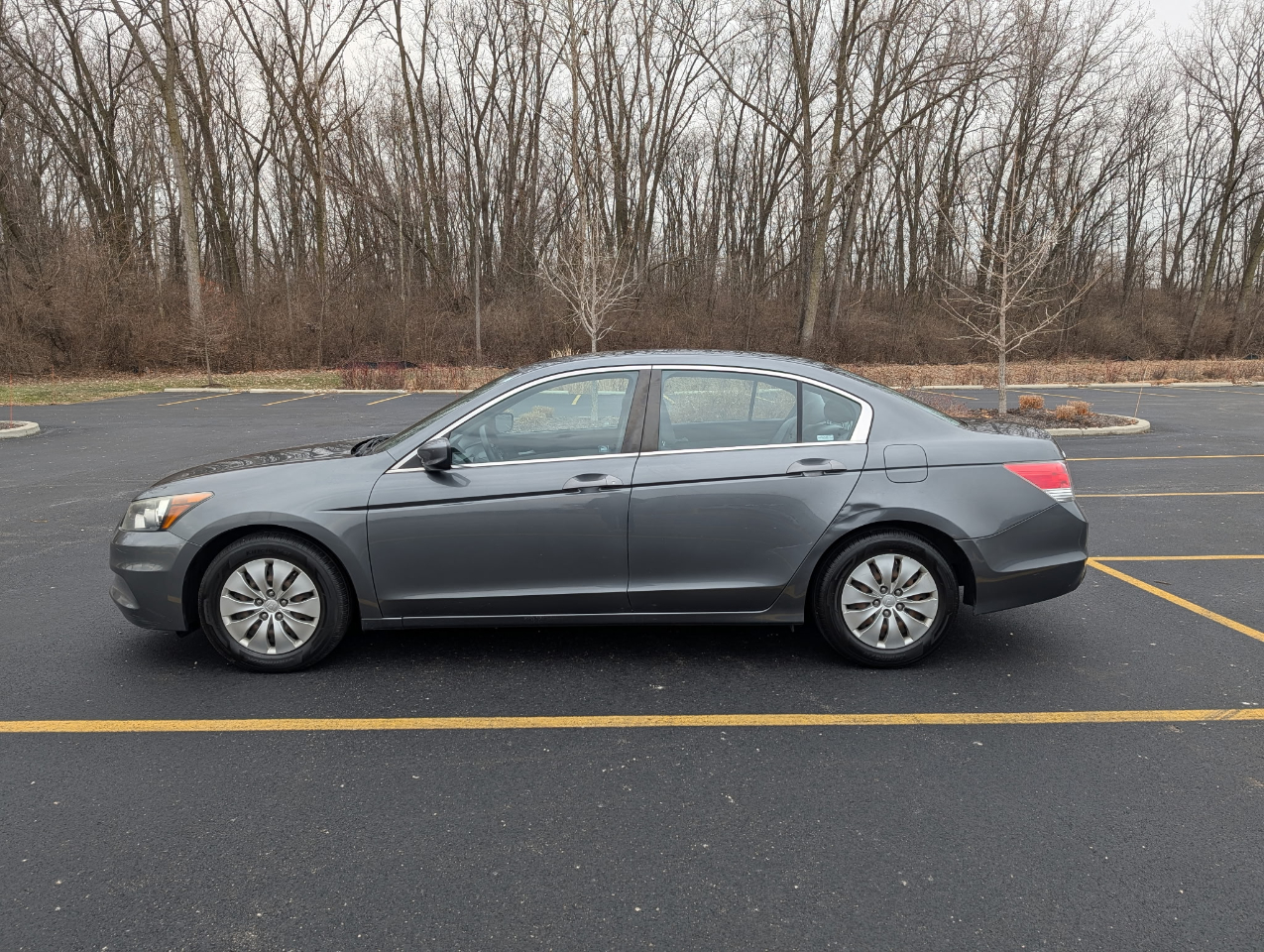 Honda Accord LX sedan AT 2012