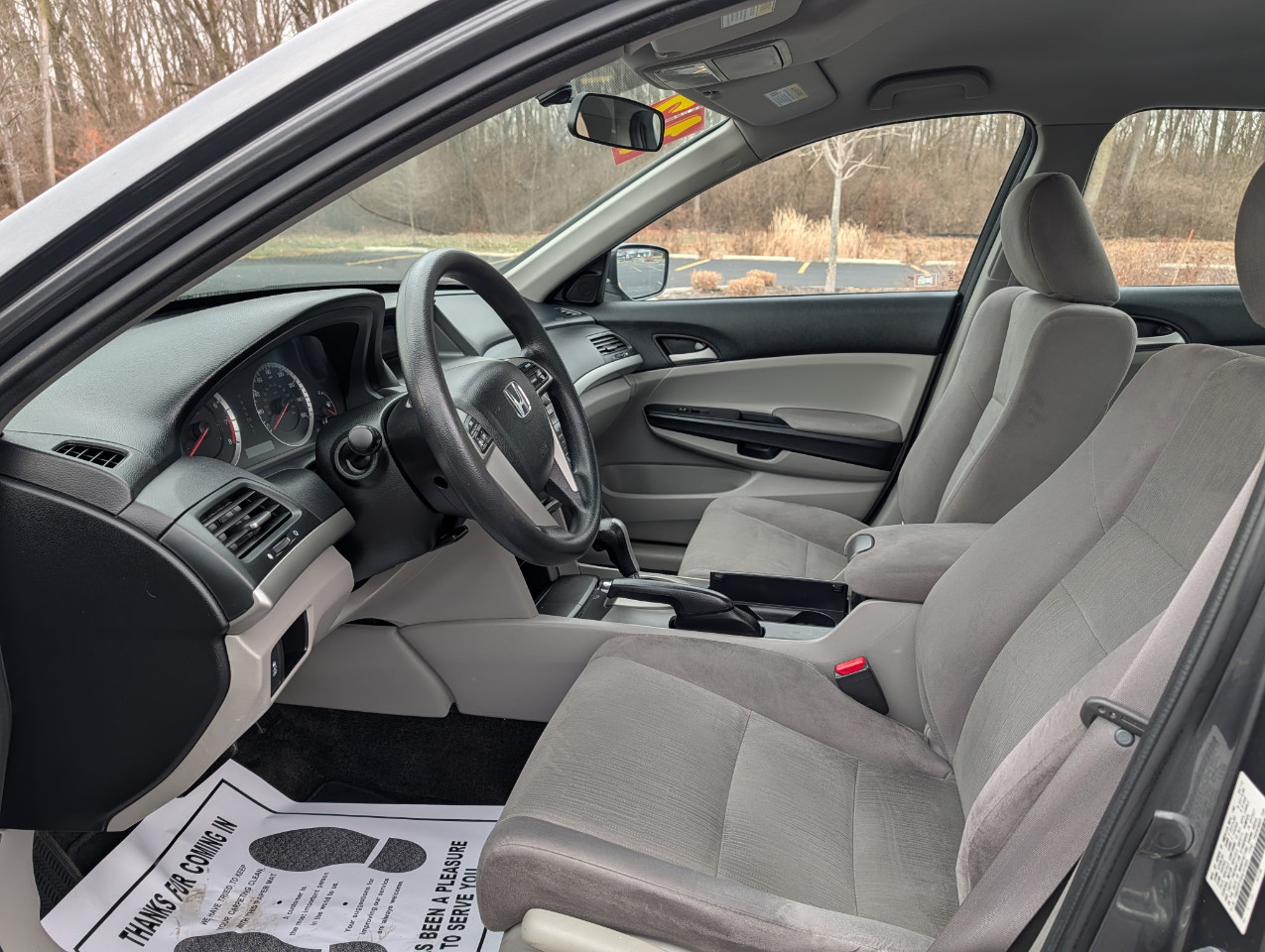 Honda Accord LX sedan AT 2012