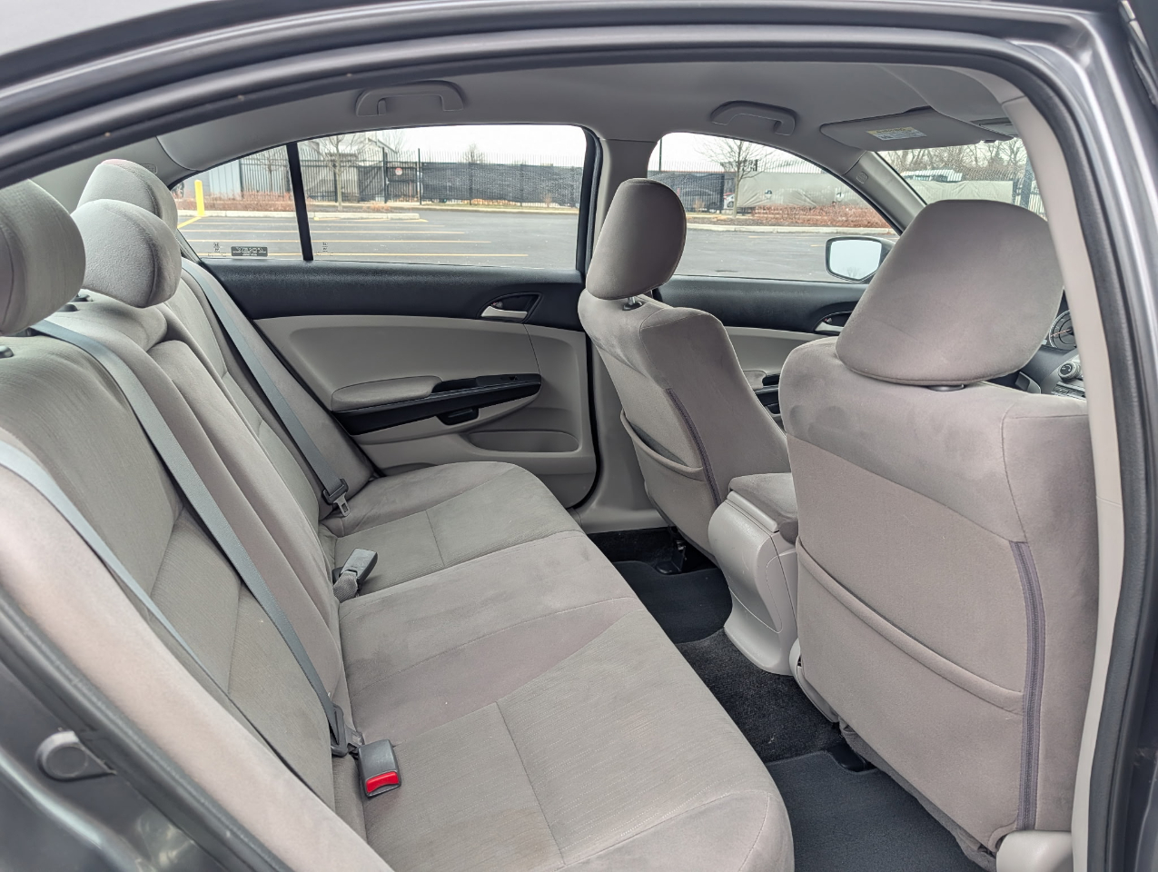 Honda Accord LX sedan AT 2012