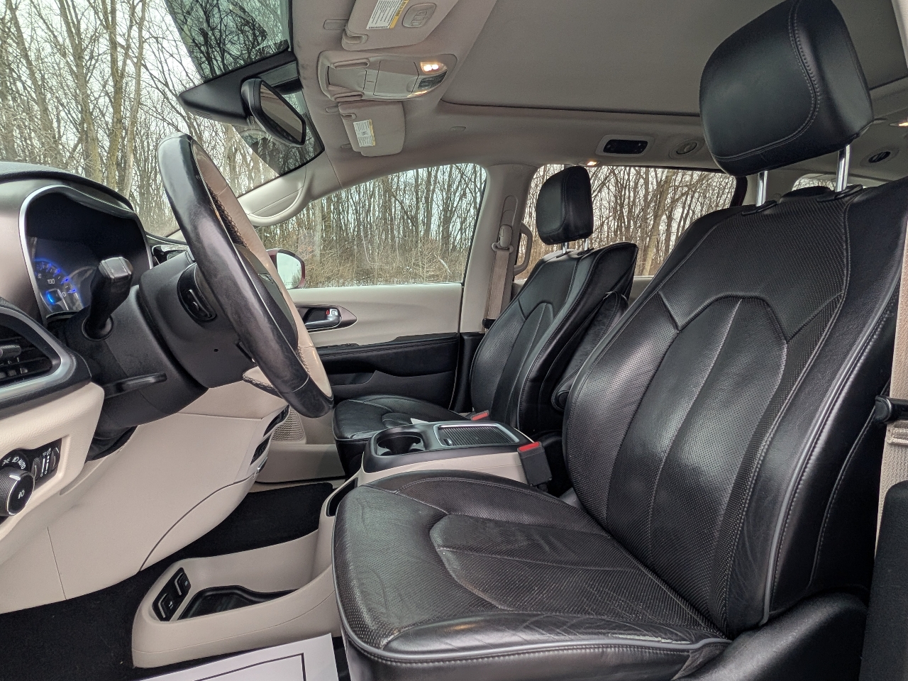 Chrysler Pacifica Limited 2017