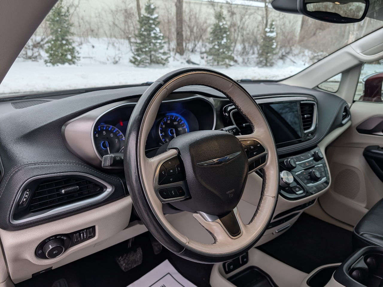 Chrysler Pacifica Limited 2017