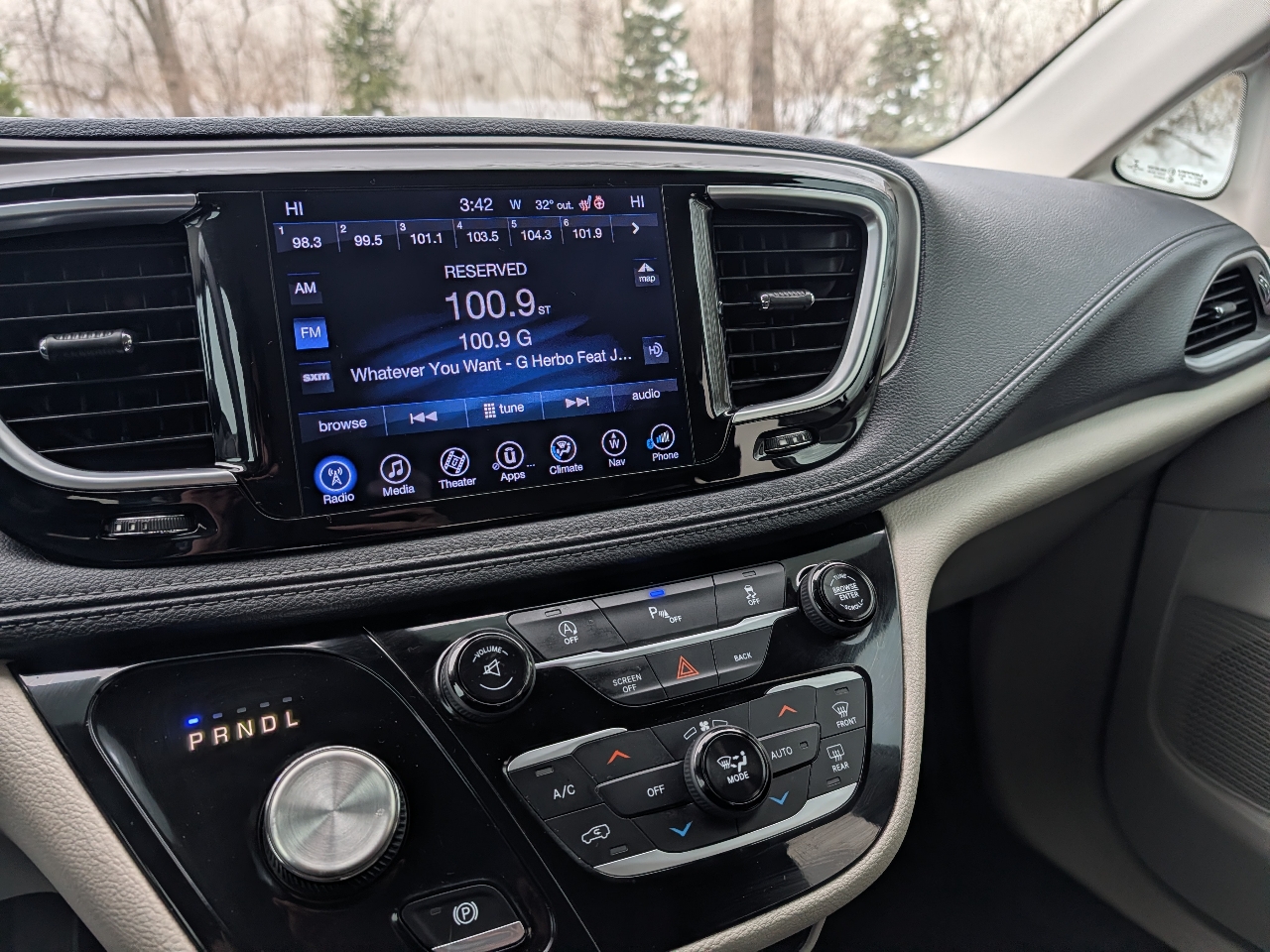 Chrysler Pacifica Limited 2017