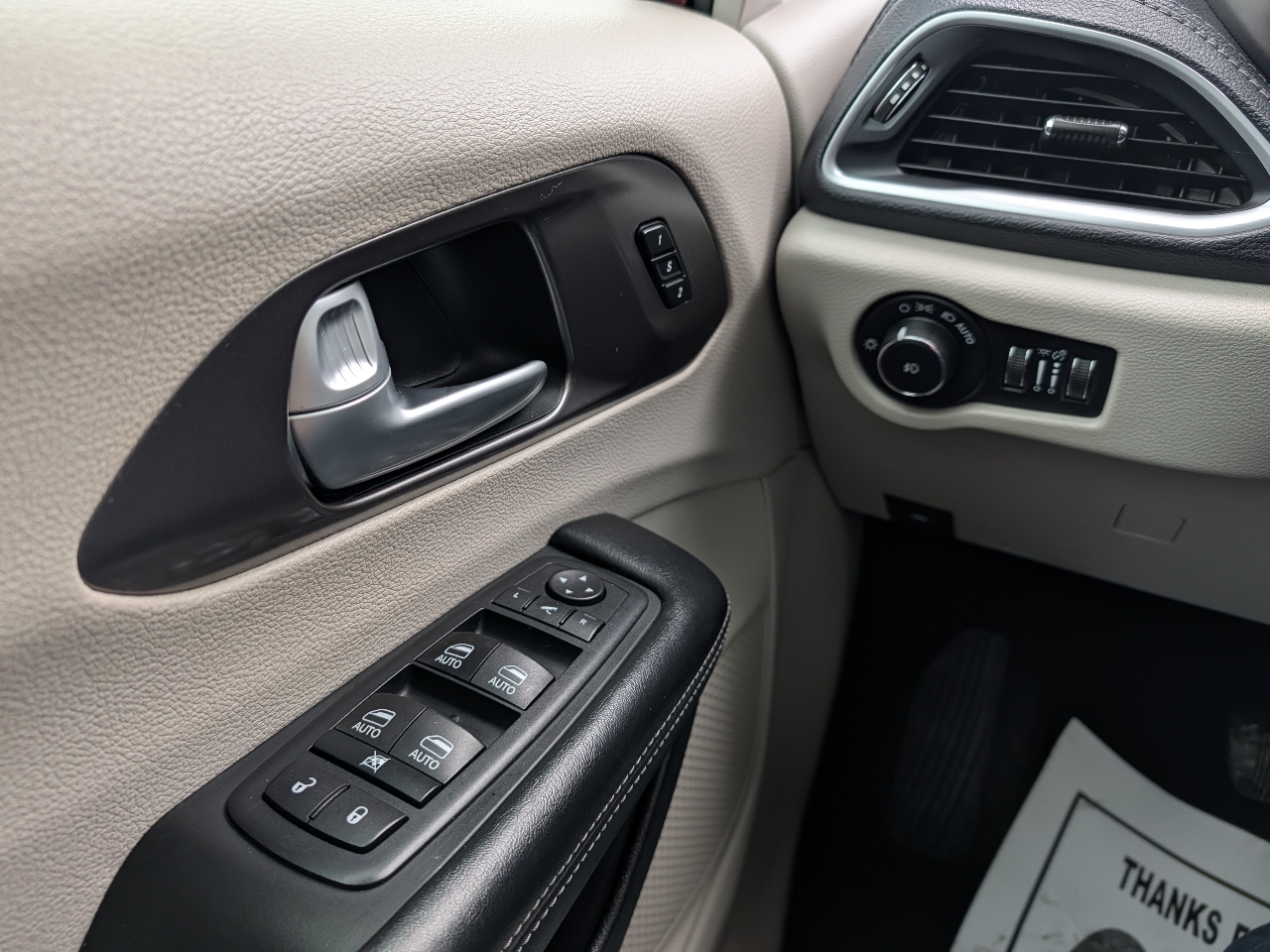 Chrysler Pacifica Limited 2017