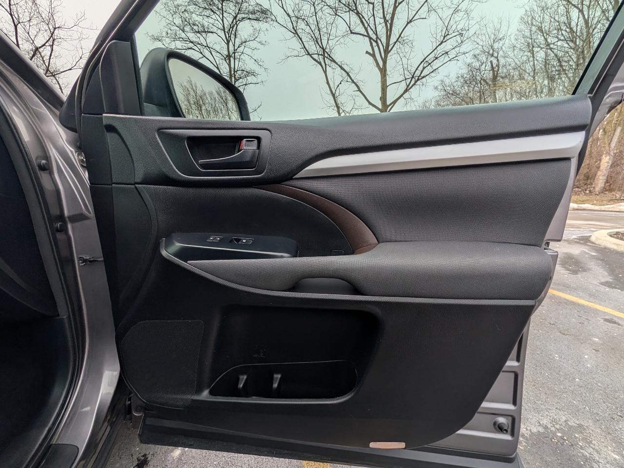 Toyota Highlander LE FWD I4 2017