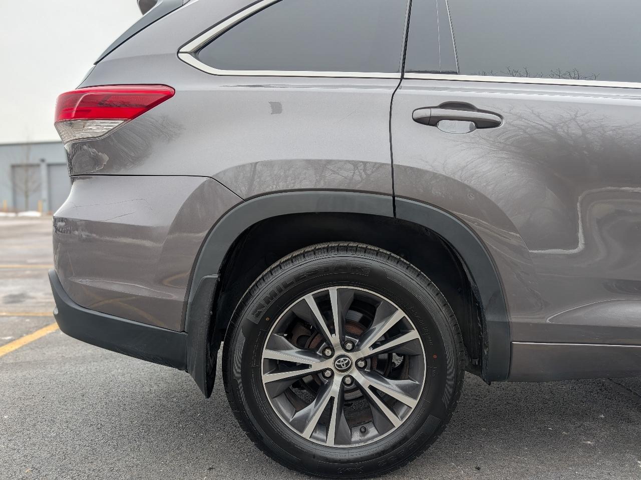 Toyota Highlander LE FWD I4 2017