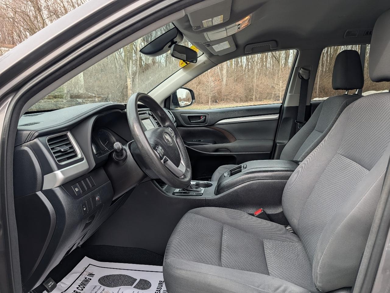 Toyota Highlander LE FWD I4 2017