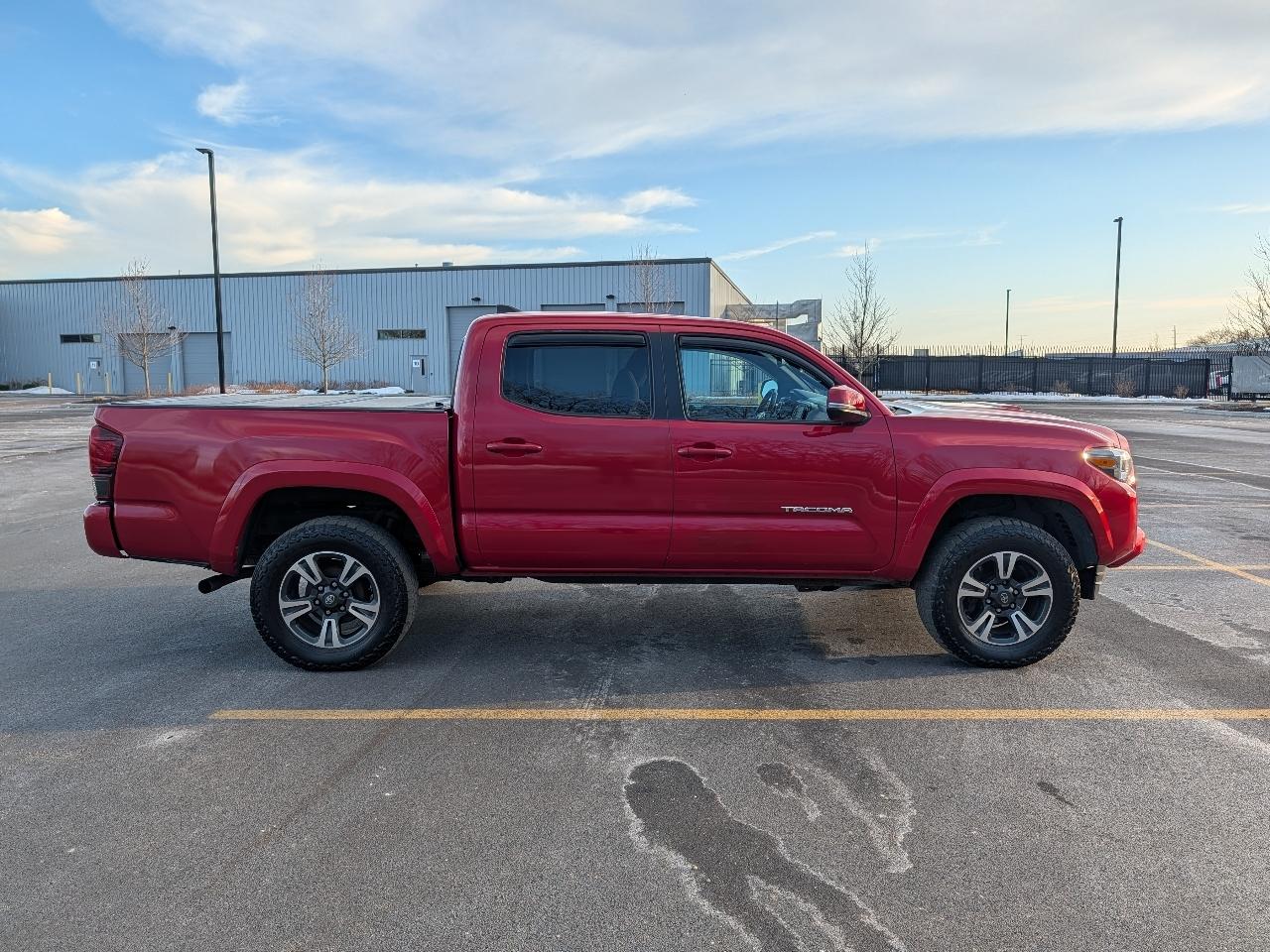Toyota Tacoma TRD Sport Dbl Cab 4WD V6 at 2017