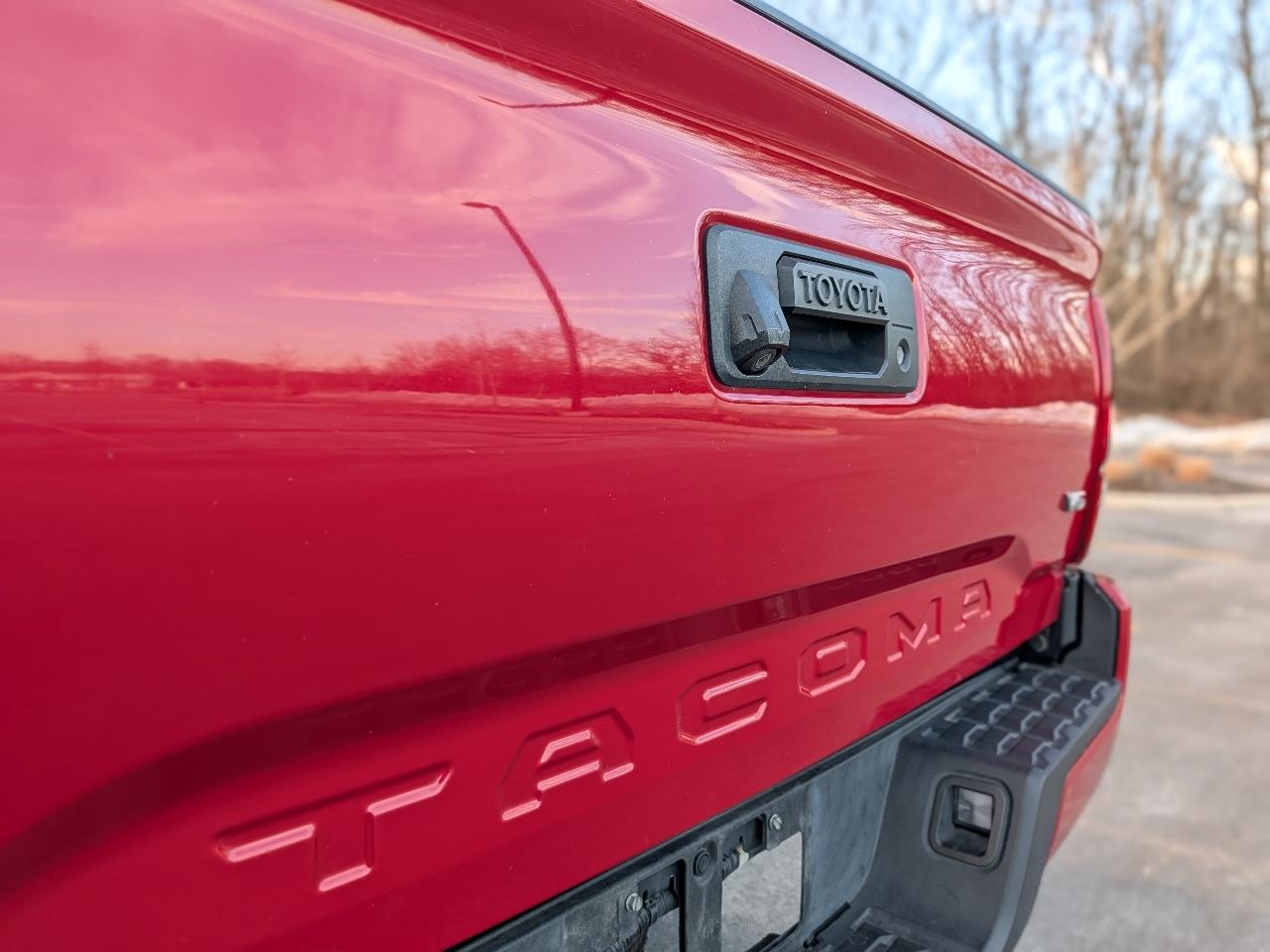 Toyota Tacoma TRD Sport Dbl Cab 4WD V6 at 2017