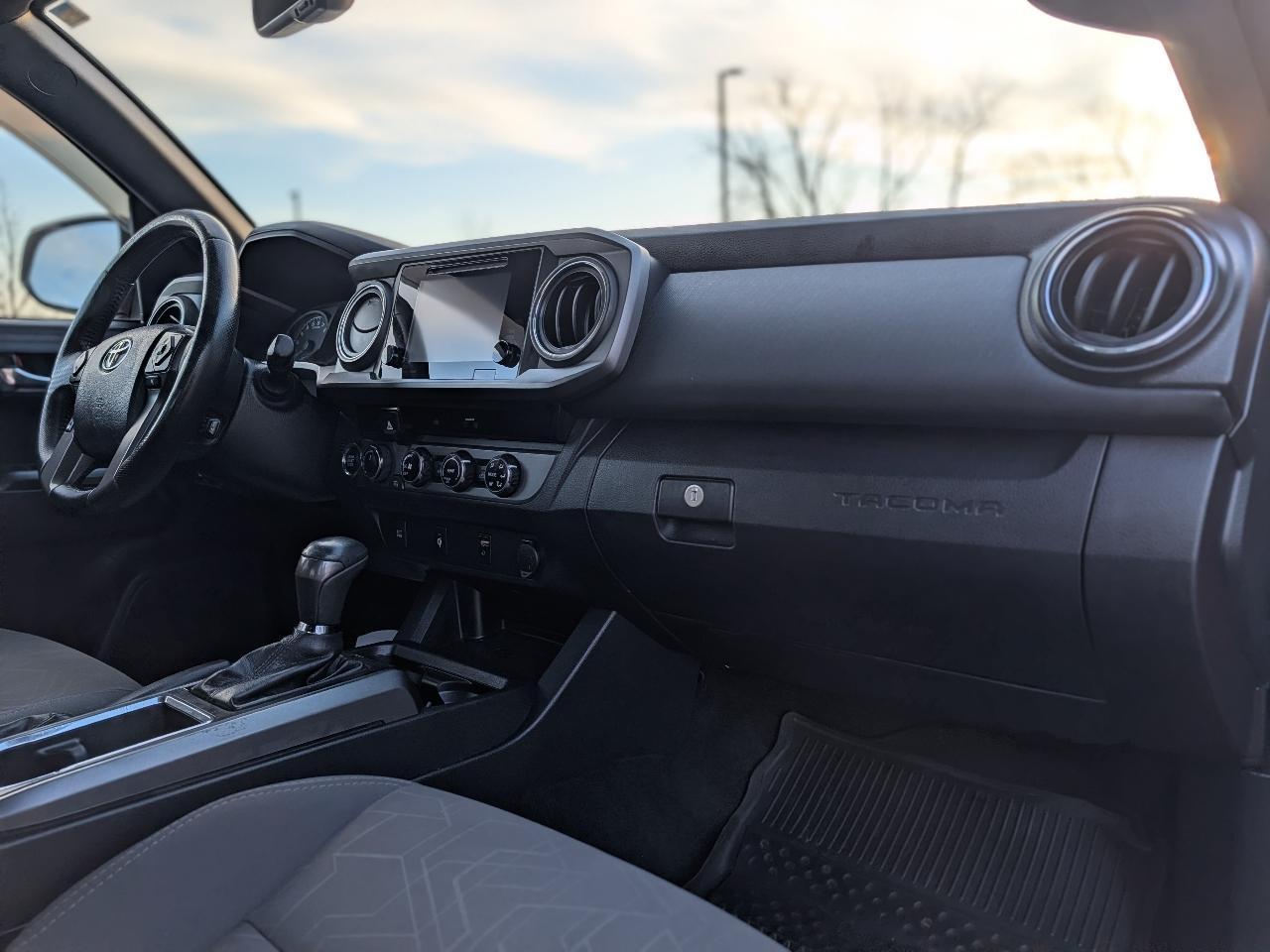 Toyota Tacoma TRD Sport Dbl Cab 4WD V6 at 2017