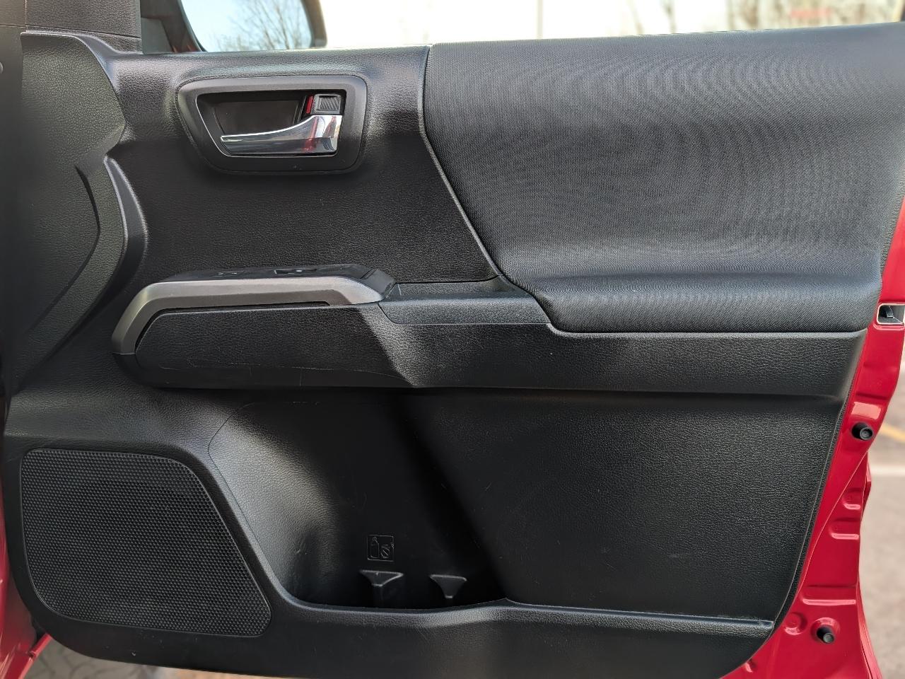 Toyota Tacoma TRD Sport Dbl Cab 4WD V6 at 2017