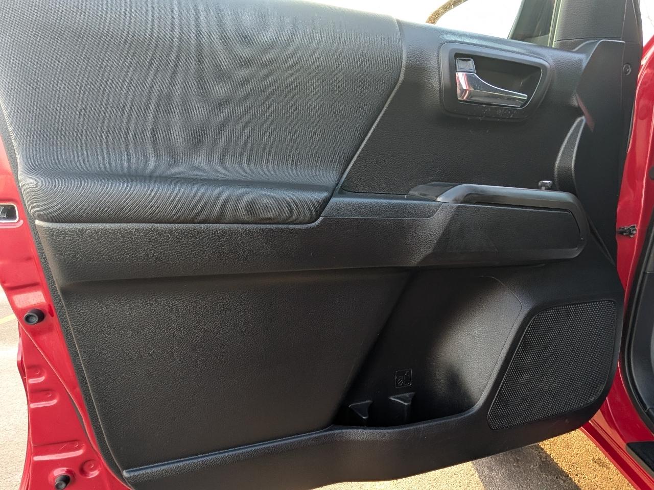 Toyota Tacoma TRD Sport Dbl Cab 4WD V6 at 2017