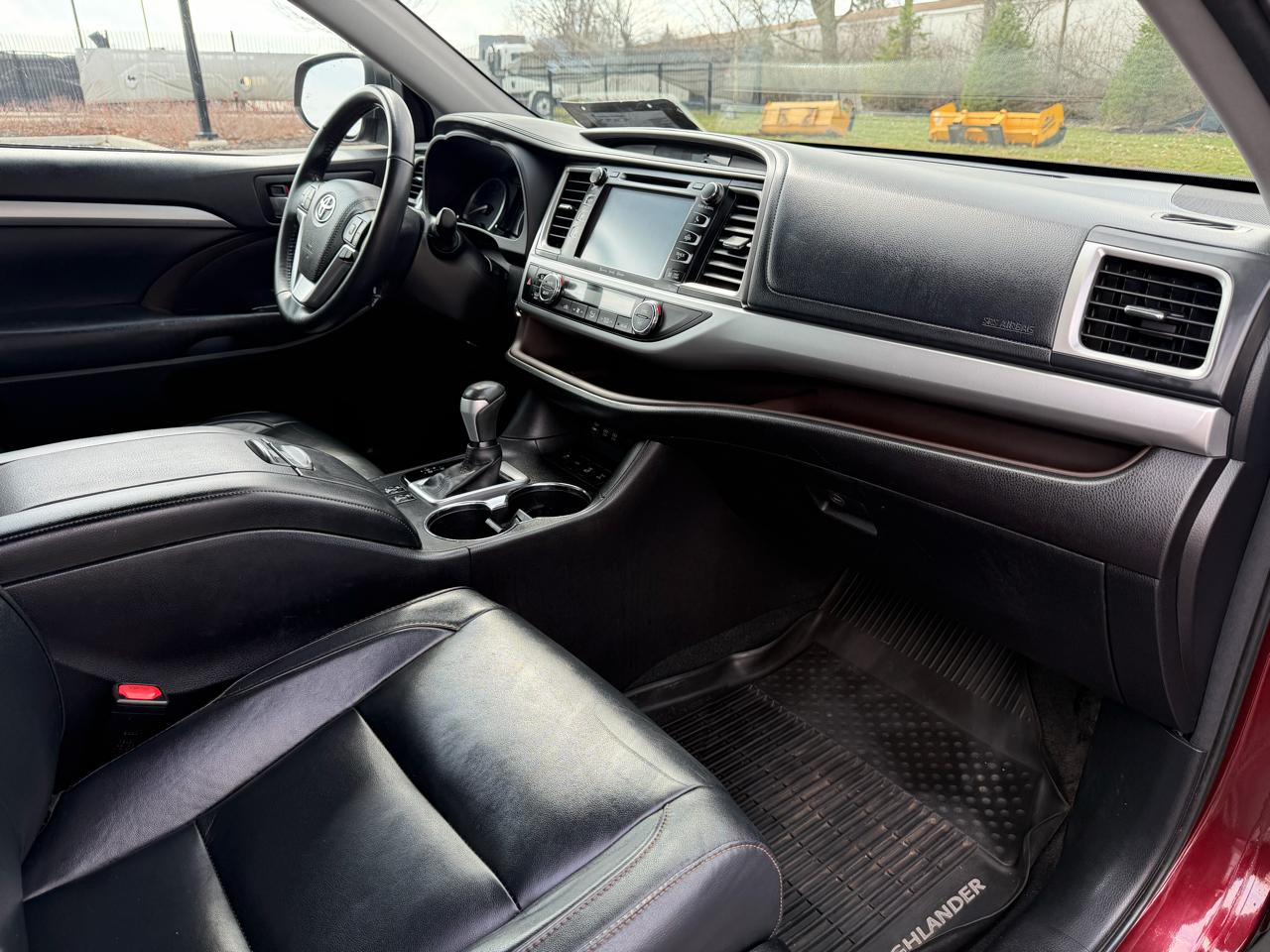 Toyota Highlander XLE AWD V6 2017