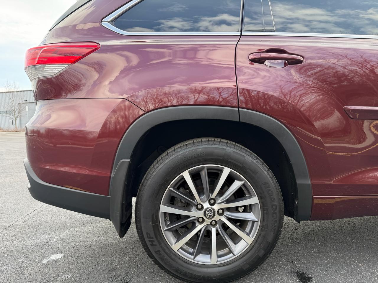 Toyota Highlander XLE AWD V6 2017