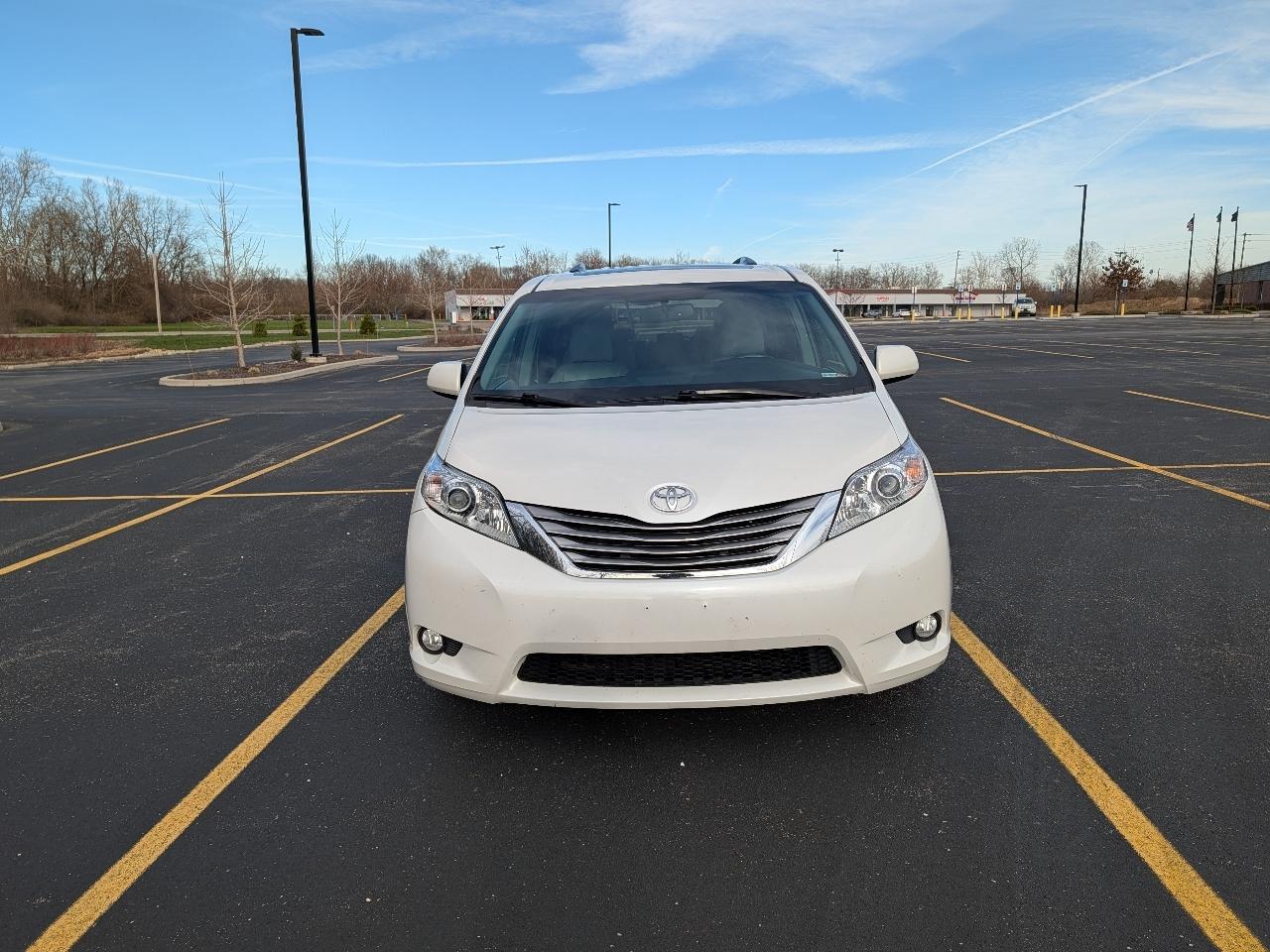 Toyota Sienna XLE 8-Passenger 2017