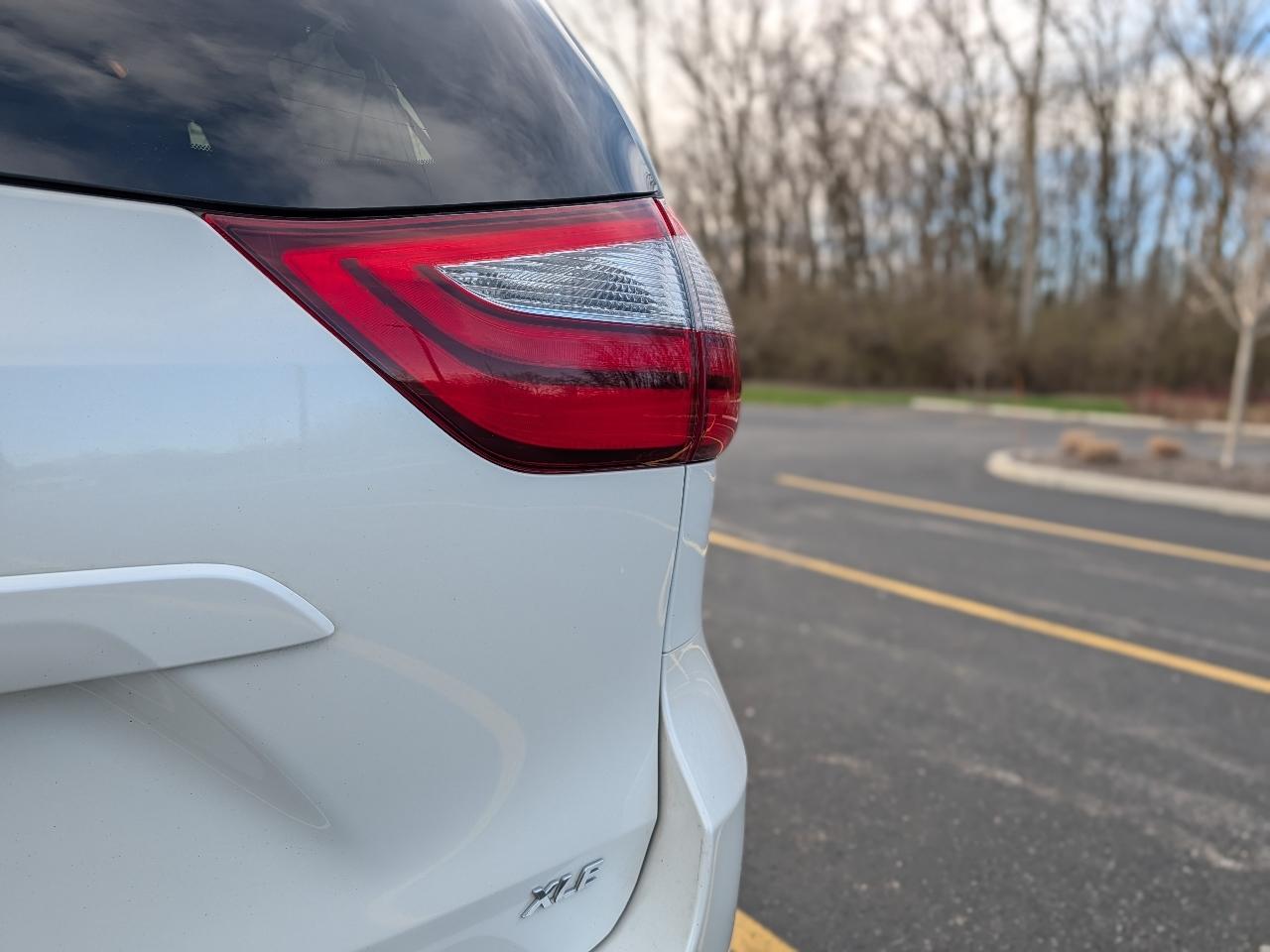 Toyota Sienna XLE 8-Passenger 2017