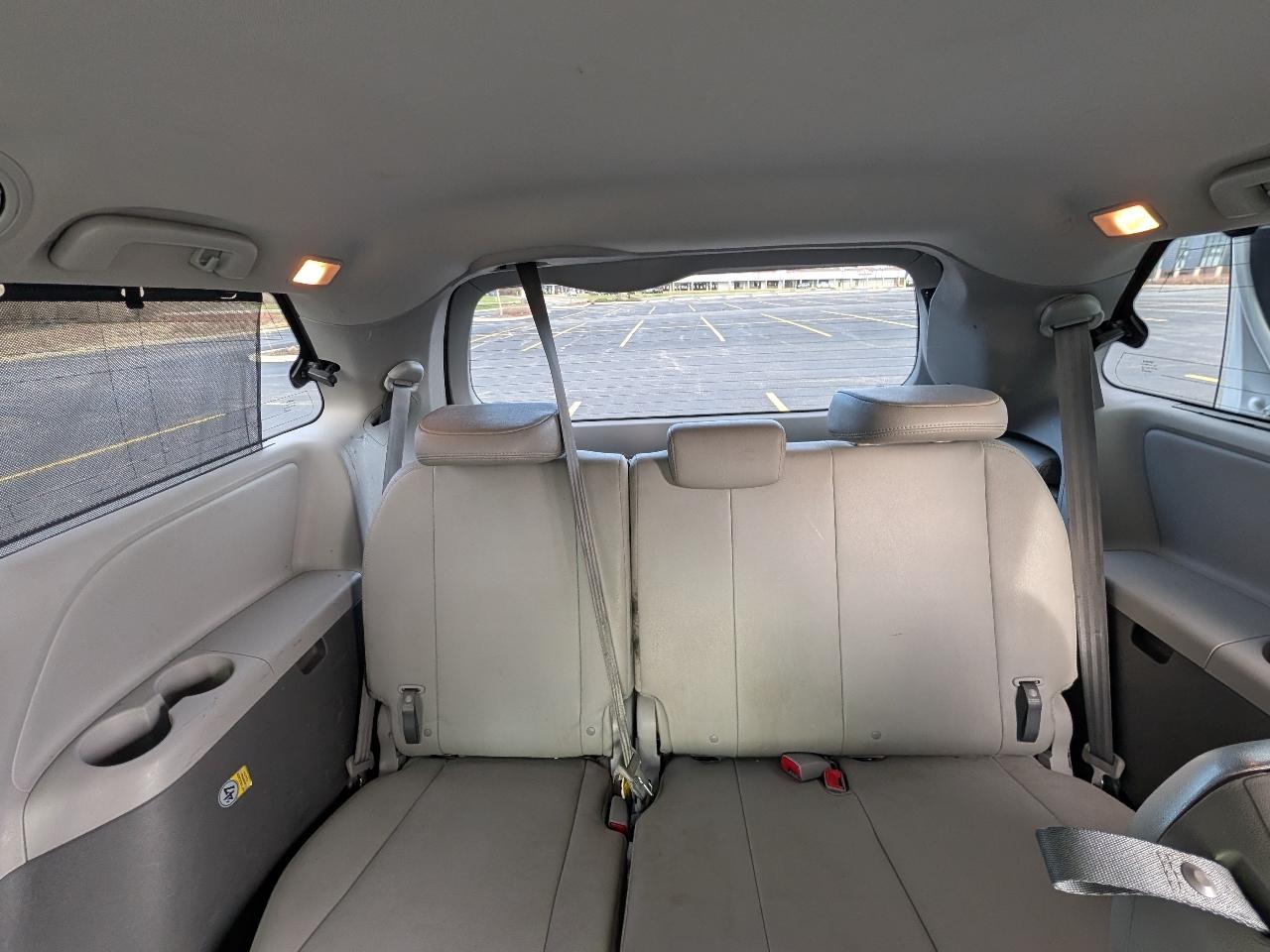 Toyota Sienna XLE 8-Passenger 2017