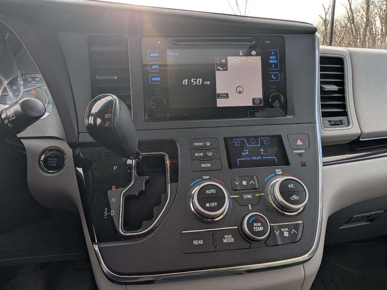 Toyota Sienna XLE 8-Passenger 2017
