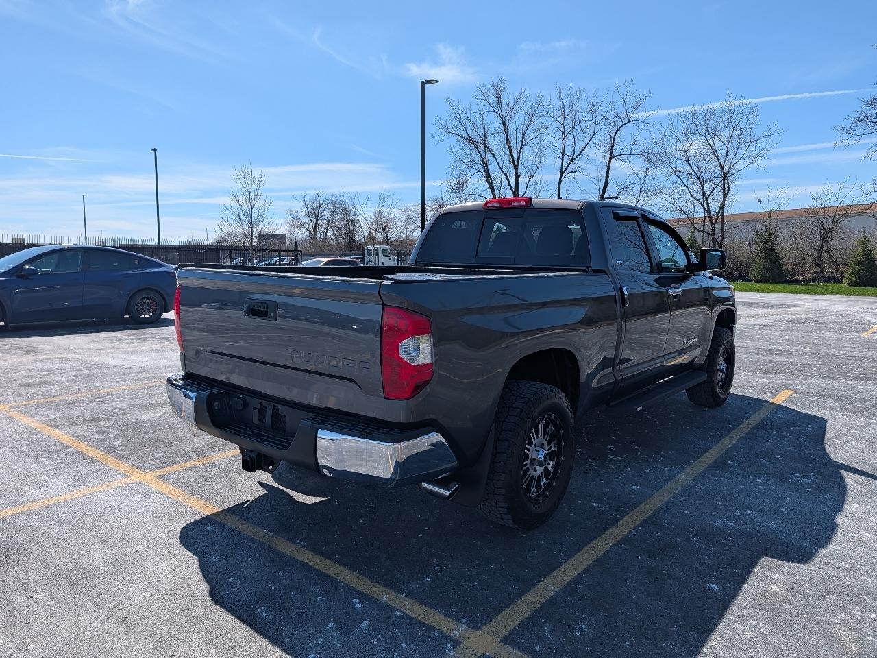 Toyota Tundra SR5 4.6L V8 Double Cab 4WD 2016