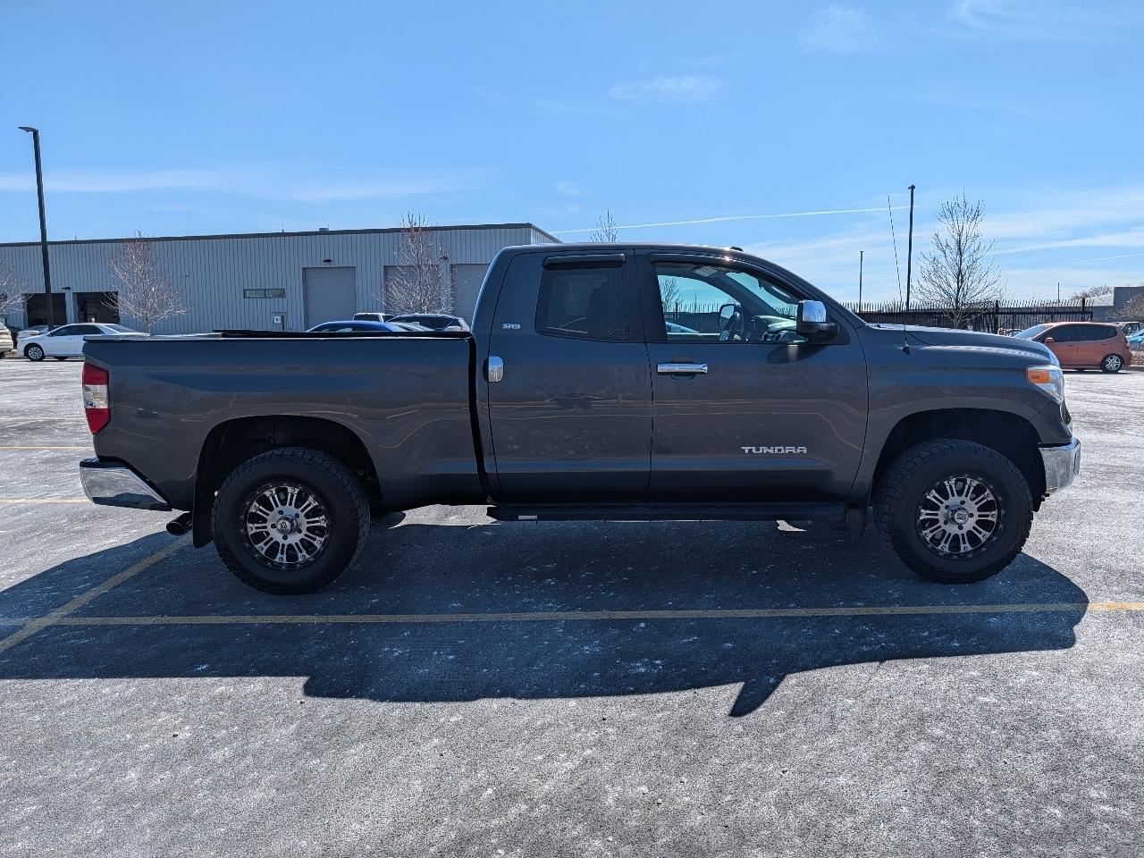 Toyota Tundra SR5 4.6L V8 Double Cab 4WD 2016